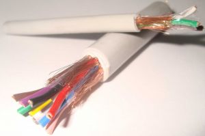 Кабель управления экранированный 2х2.5 медный гибкий двухжильный многопроволочная жила сечением 2.5 кв. мм в экране медного плетения внешний диаметр 8.9 мм 14 awg купить приемлемая цена кабель экранированный 2х2.5 trvvp liycy rvvp