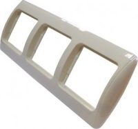 Рамка 3 местная белого цвета для установки в стену розеток и выключателей купить Киев цена доставка рамка 3 місна білого кольору для установки в стіну розеток і вимикачів купити Київ ціна доставка