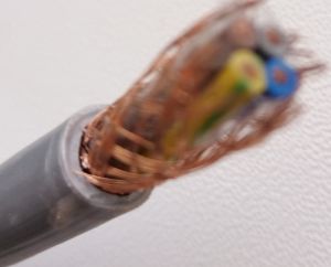 Кабель управления экранированный 4х0.5 негорючий медный гибкий 4-х четырехжильный многопроволочная жила сечением 0.5 кв. мм 20 awg в экране медного плетения внешний диаметр 7.2 мм купить с доставкой по Киеву конкурентная цена